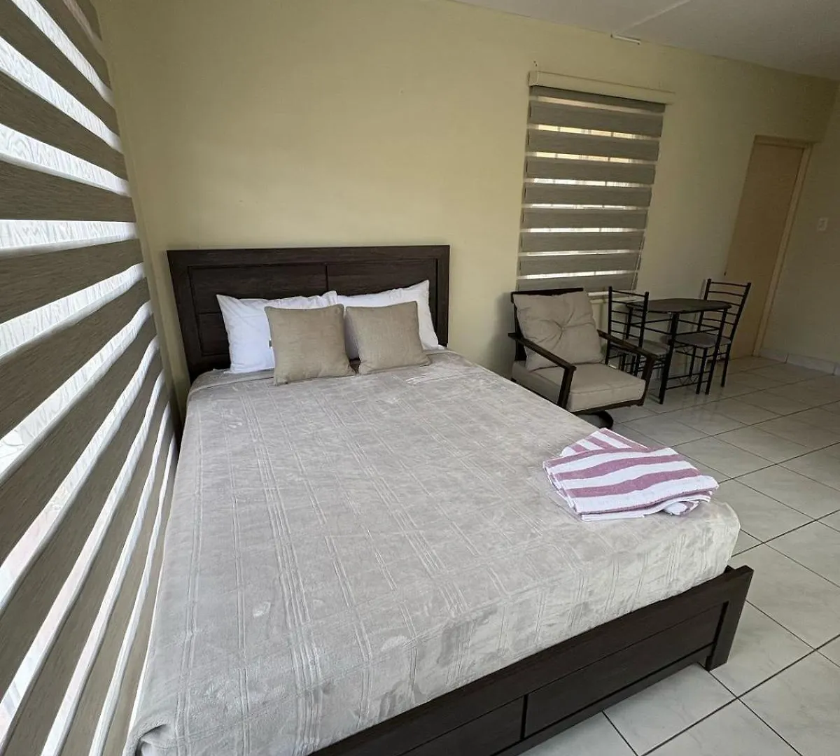 Tatil Evi Bijou Villa Bloemond- 3Br-2Bth-Pool Studio Oranjestad